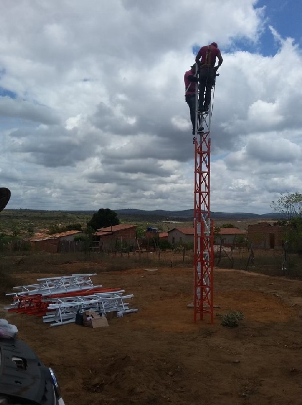 Imagem ilustrativa de Montagem de torre de telecomunicação