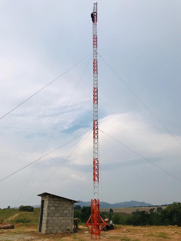 Imagem ilustrativa de Torre estaiada 40 metros